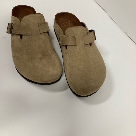 Cliffs by WHITE MOUNTAIN Men's Beige Slip-On Loafers - Picture 2 of 3